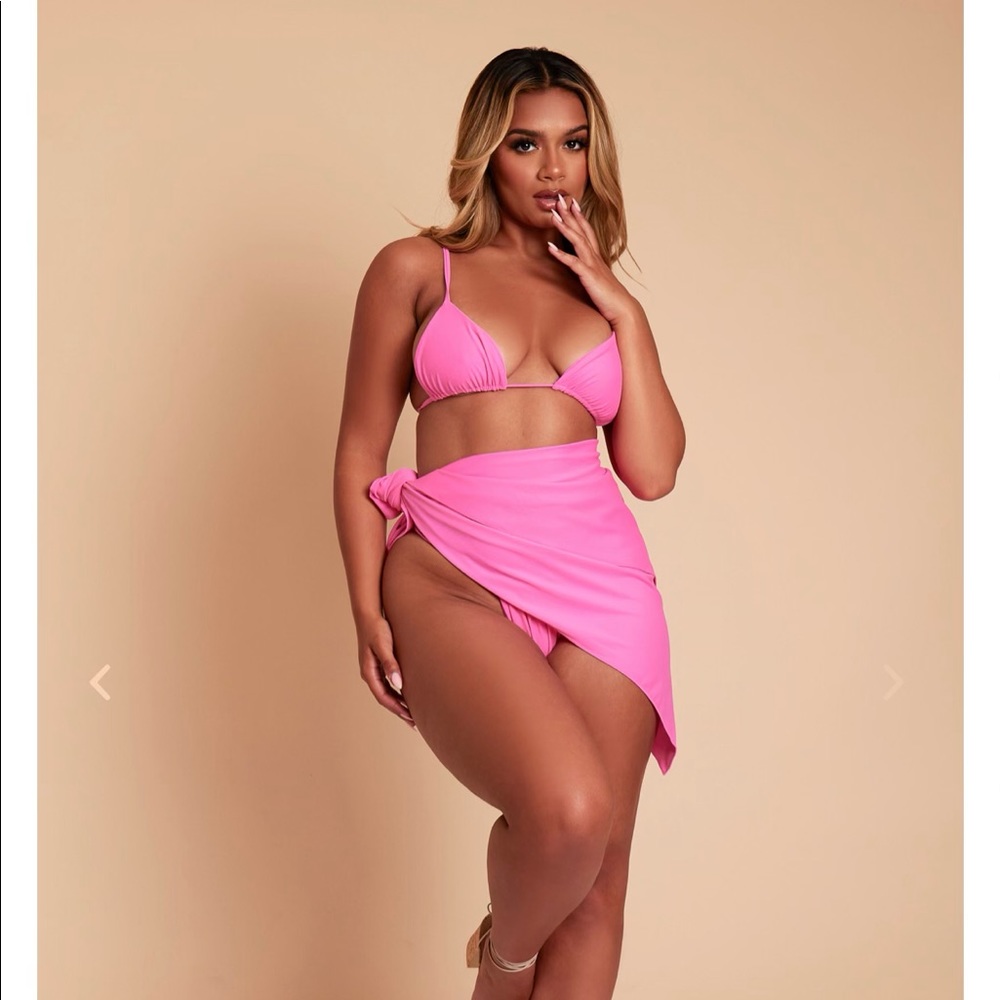 💥SOLD💥 pink bikini & sarong set 🍬👙